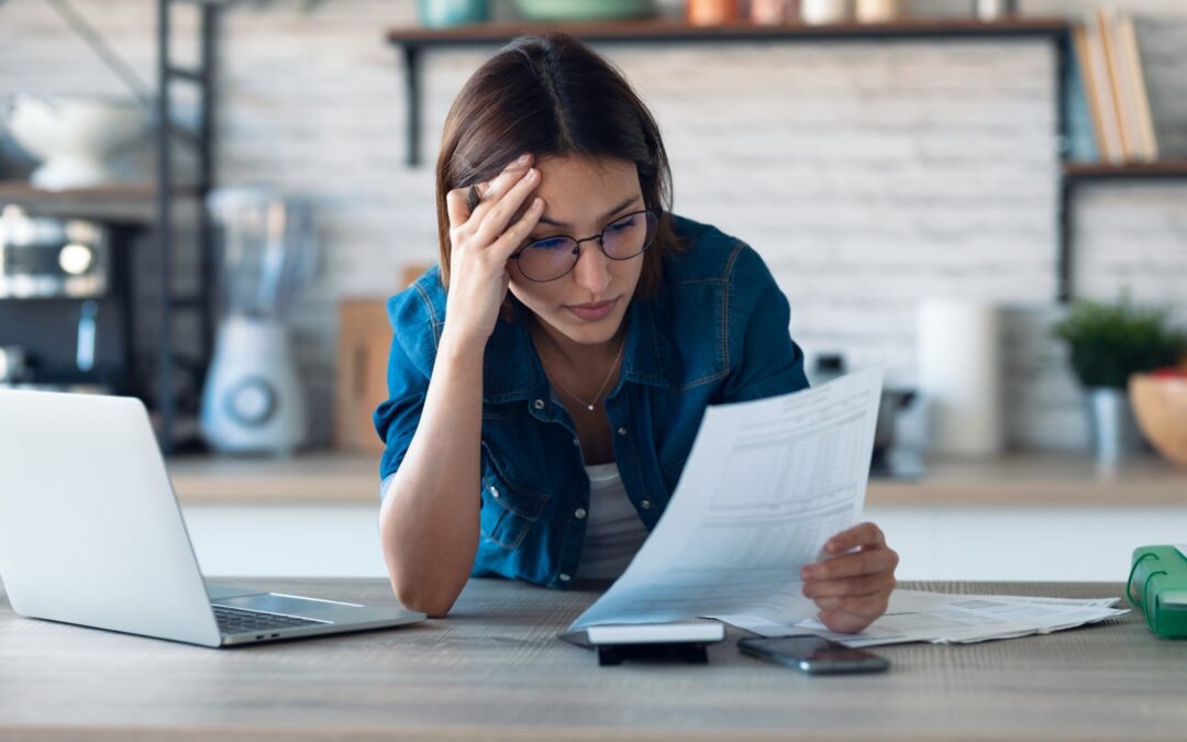 El peligroso juego de la compraventa de Facturas: ¿Realmente vale la pena hacerlo para tu cierre fiscal del año?